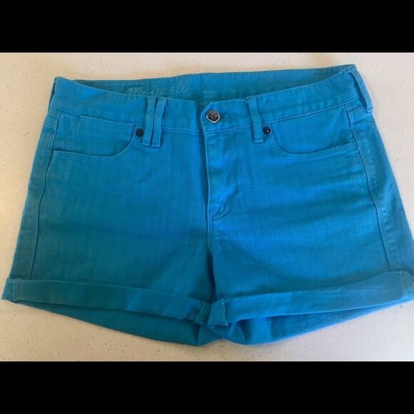 Madewell Garment Dyed‎ Midi-Cuffed Shorts - Picture 3 of 7
